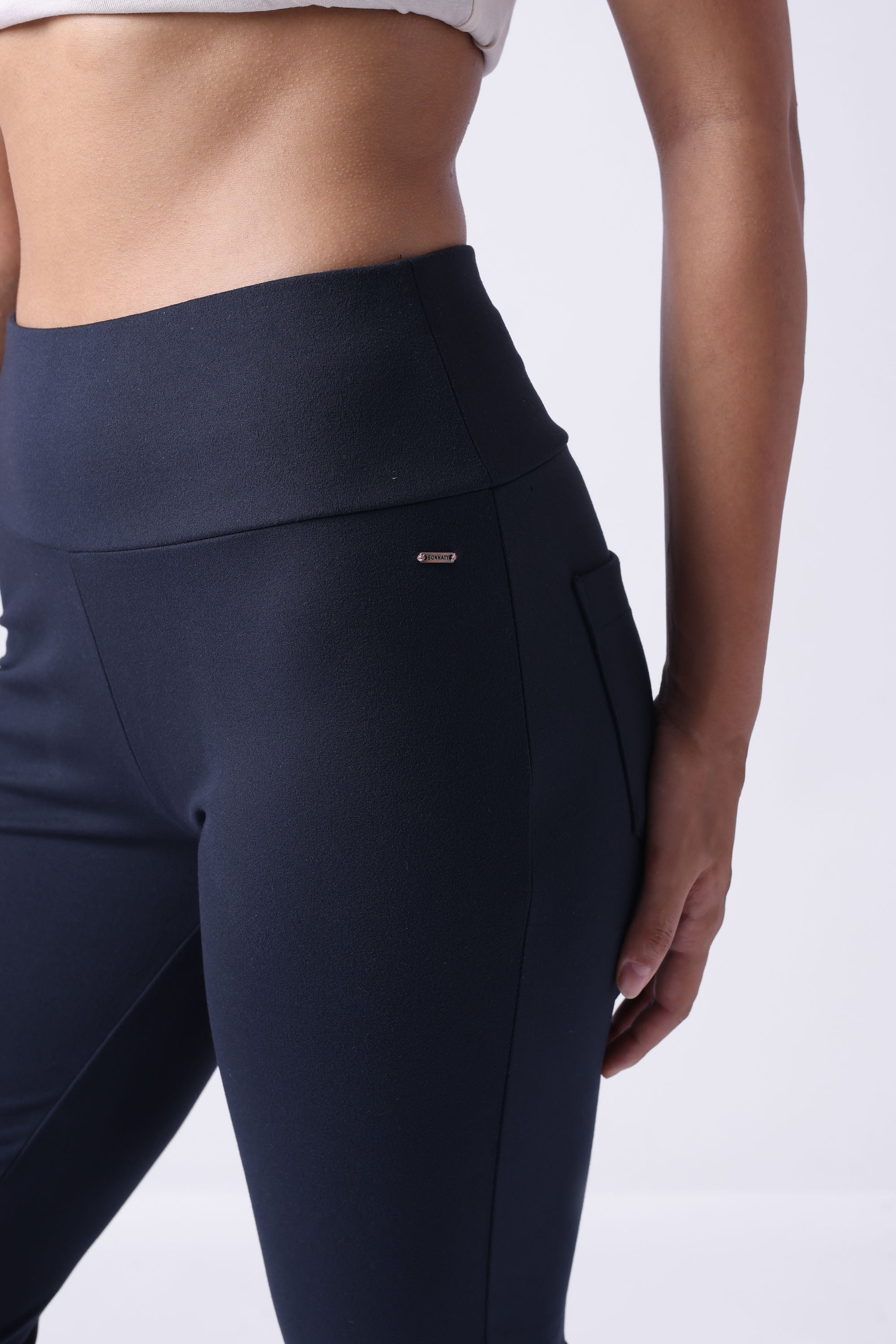 BLACK HIGH WAIST ANKLE LENGTH ATHLEISURE PANTS-3