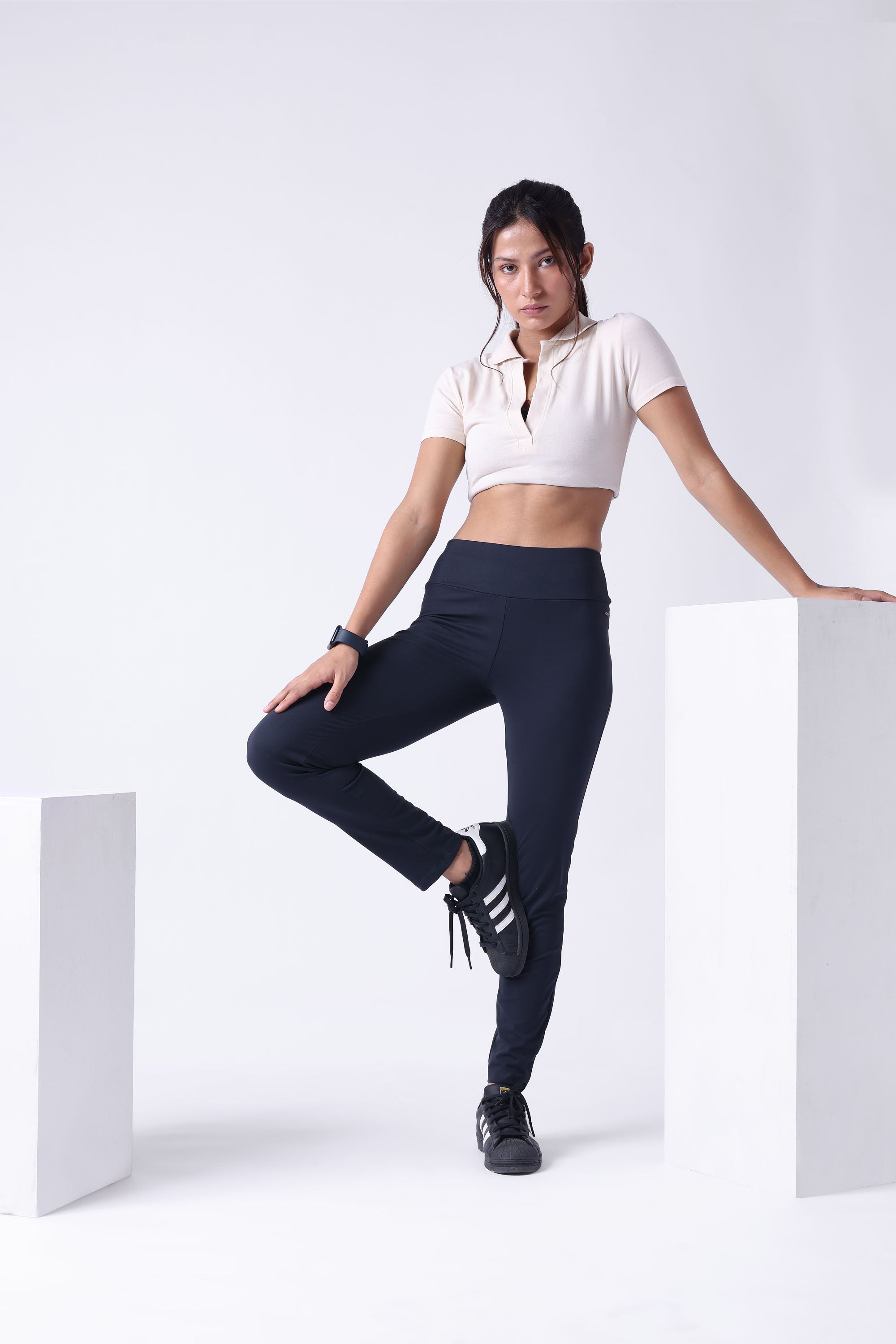 BLACK HIGH WAIST ANKLE LENGTH ATHLEISURE PANTS-4